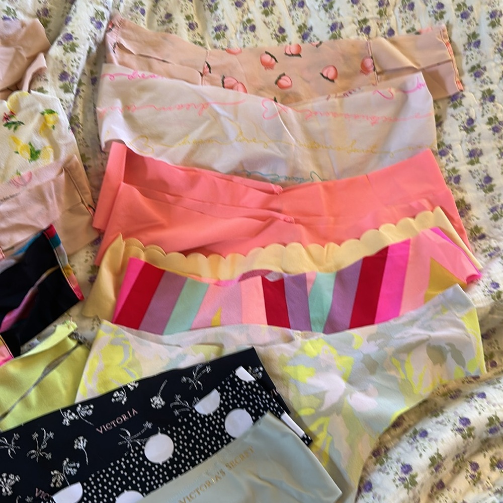15 Victoria’s Secret Lot of Seamless Thong Panties 12 pairs Medium 3 pairs Large - Picture 5 of 12